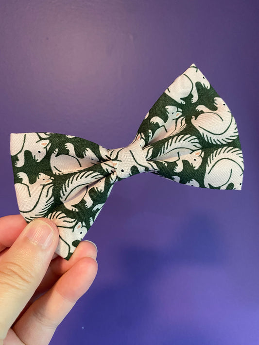 Collar Bow - Green Squirrels