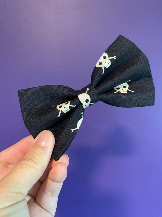 Collar Bow - Crossbones